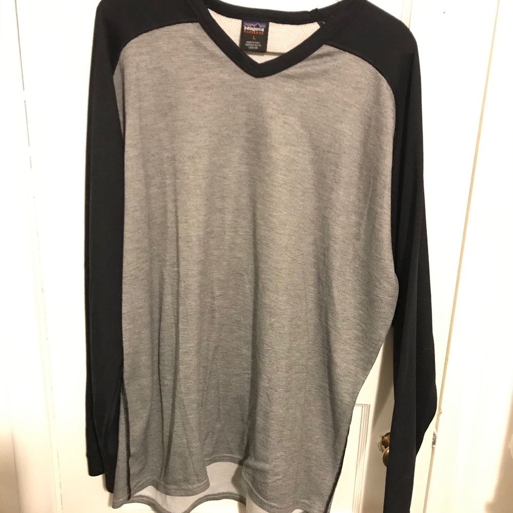 Patagonia capilene long sleeve base layer
